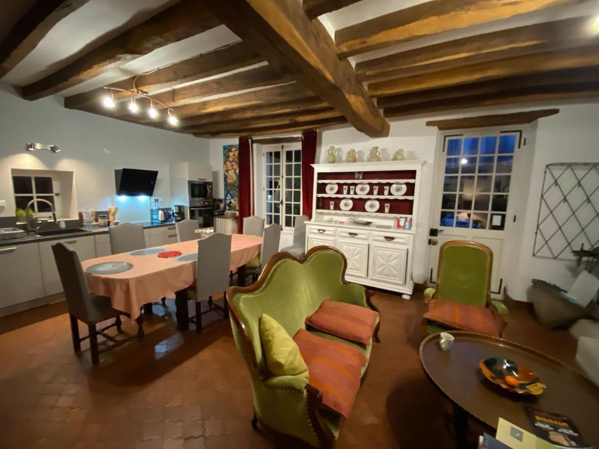 Maison Des Arts Francueil Luaran gambar