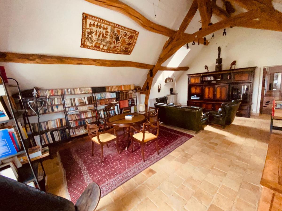 Maison Des Arts Francueil Luaran gambar
