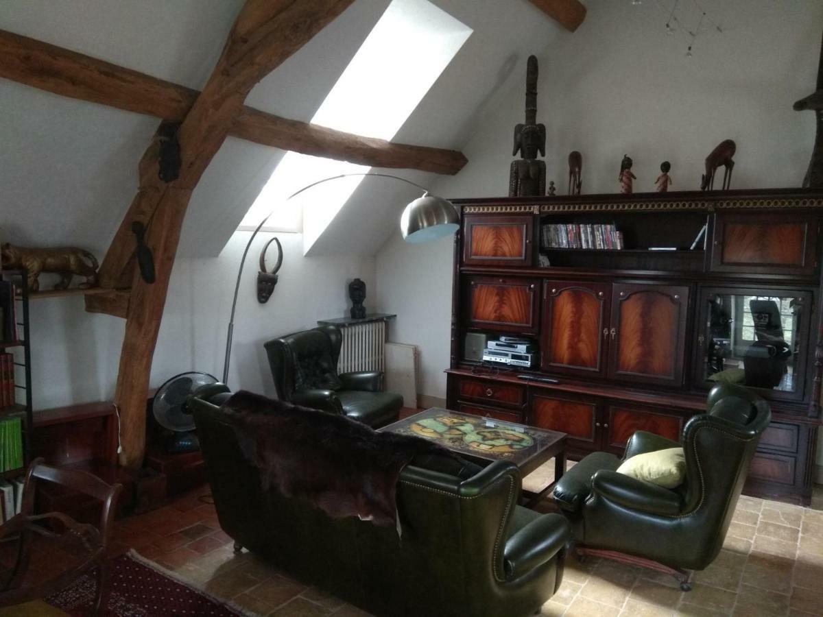 Maison Des Arts Francueil Luaran gambar