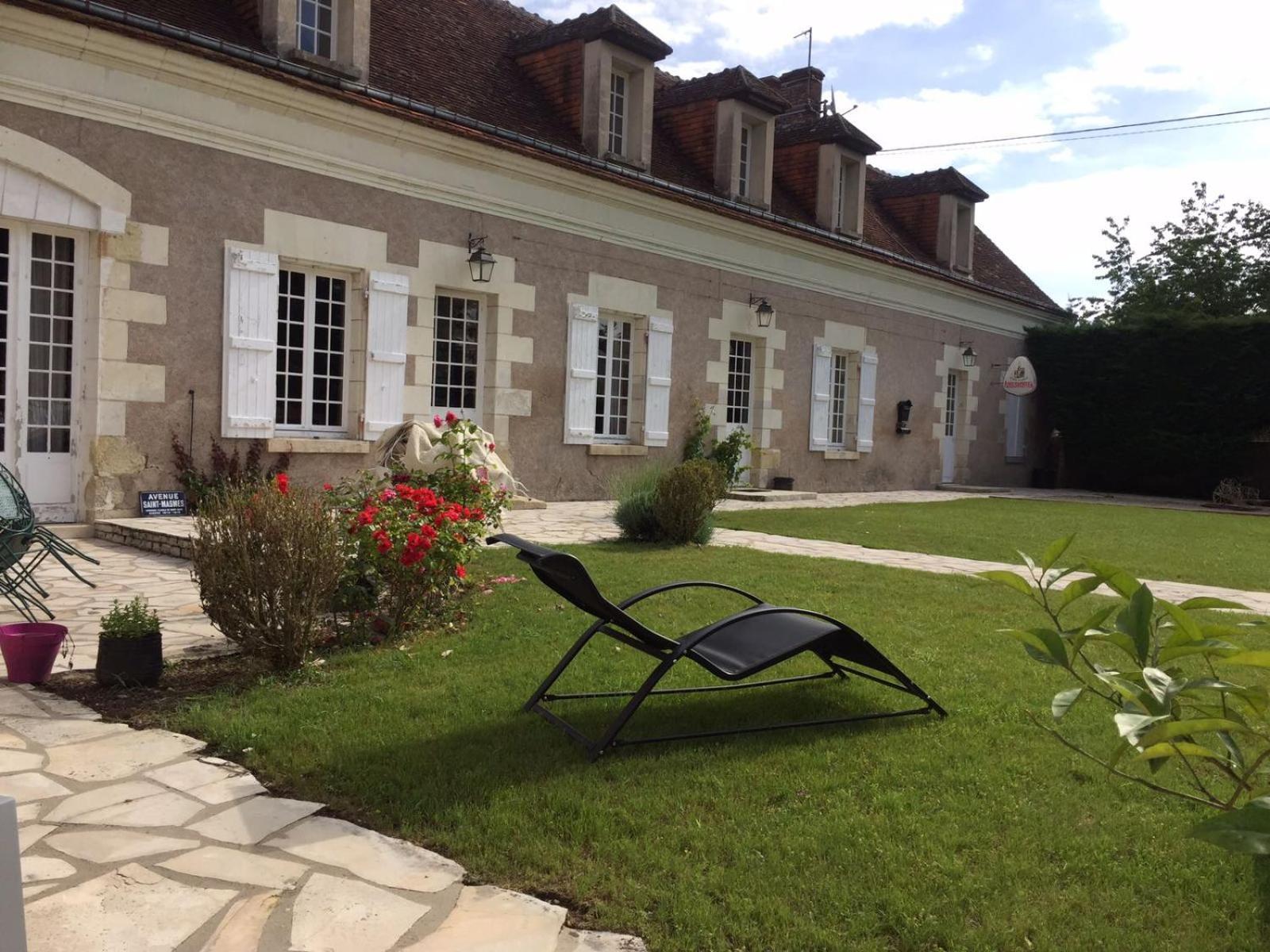 Maison Des Arts Francueil Luaran gambar