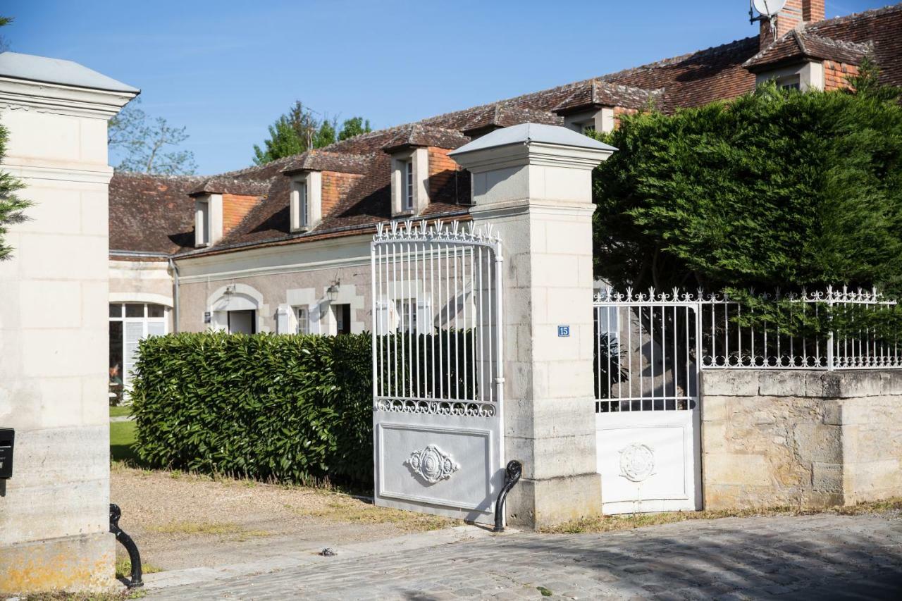 Maison Des Arts Francueil Luaran gambar